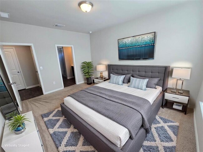 Building Photo - 2013 Langdale Ln