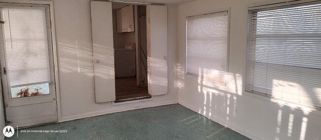 Building Photo - 2175 Ormond Ave
