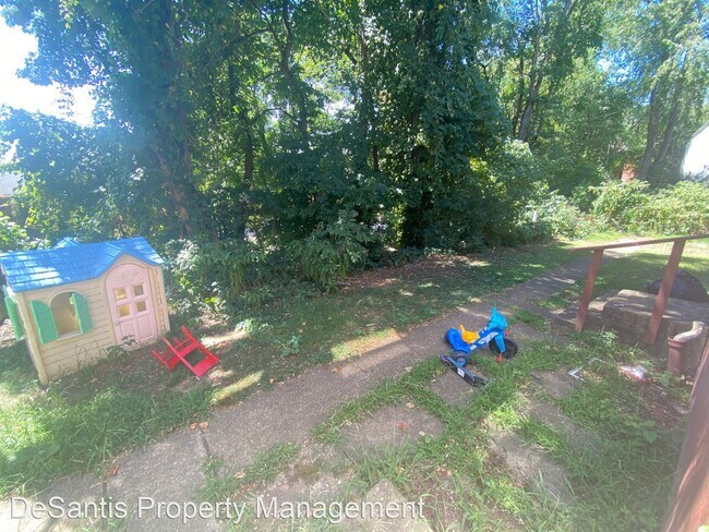 Building Photo - 3 br, 1 bath House - 500 Cypress Drive
