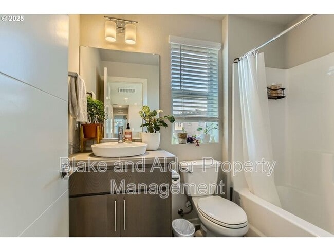 Building Photo - 12357 SE Goali Ct