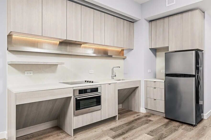 Building Photo - 171 Chrystie St