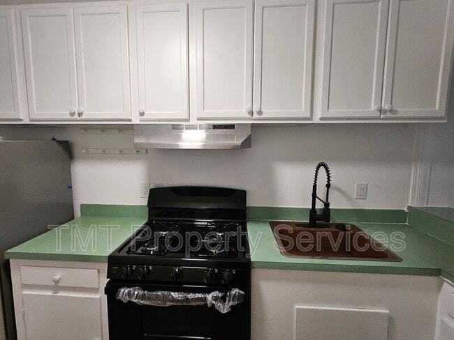 Building Photo - 2619 Acacia St