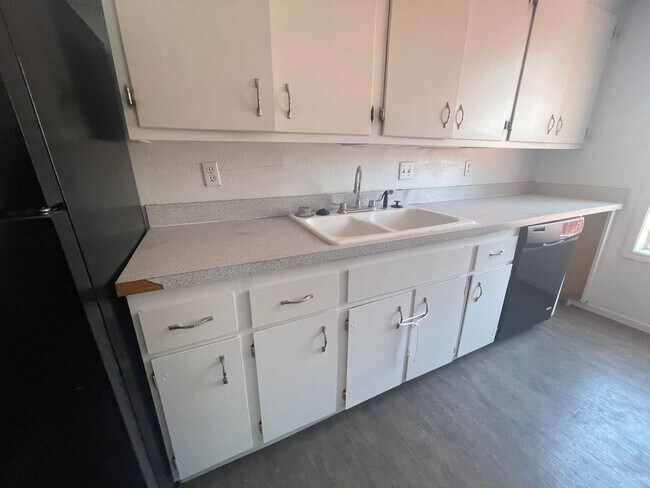 Building Photo - Cozy 2-Bedroom 1 Bath Retreat in Tonopah
