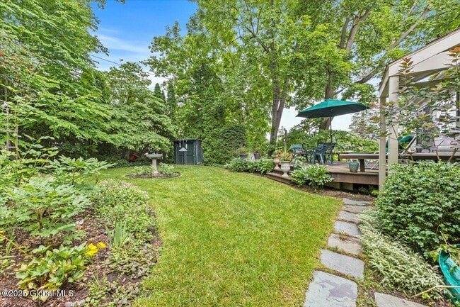 Building Photo - 73 Oakwood St