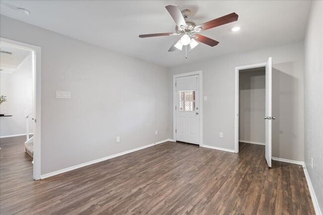 Building Photo - 1748 Ohlen Rd