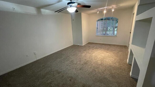 Building Photo - 7240 Westpointe Blvd