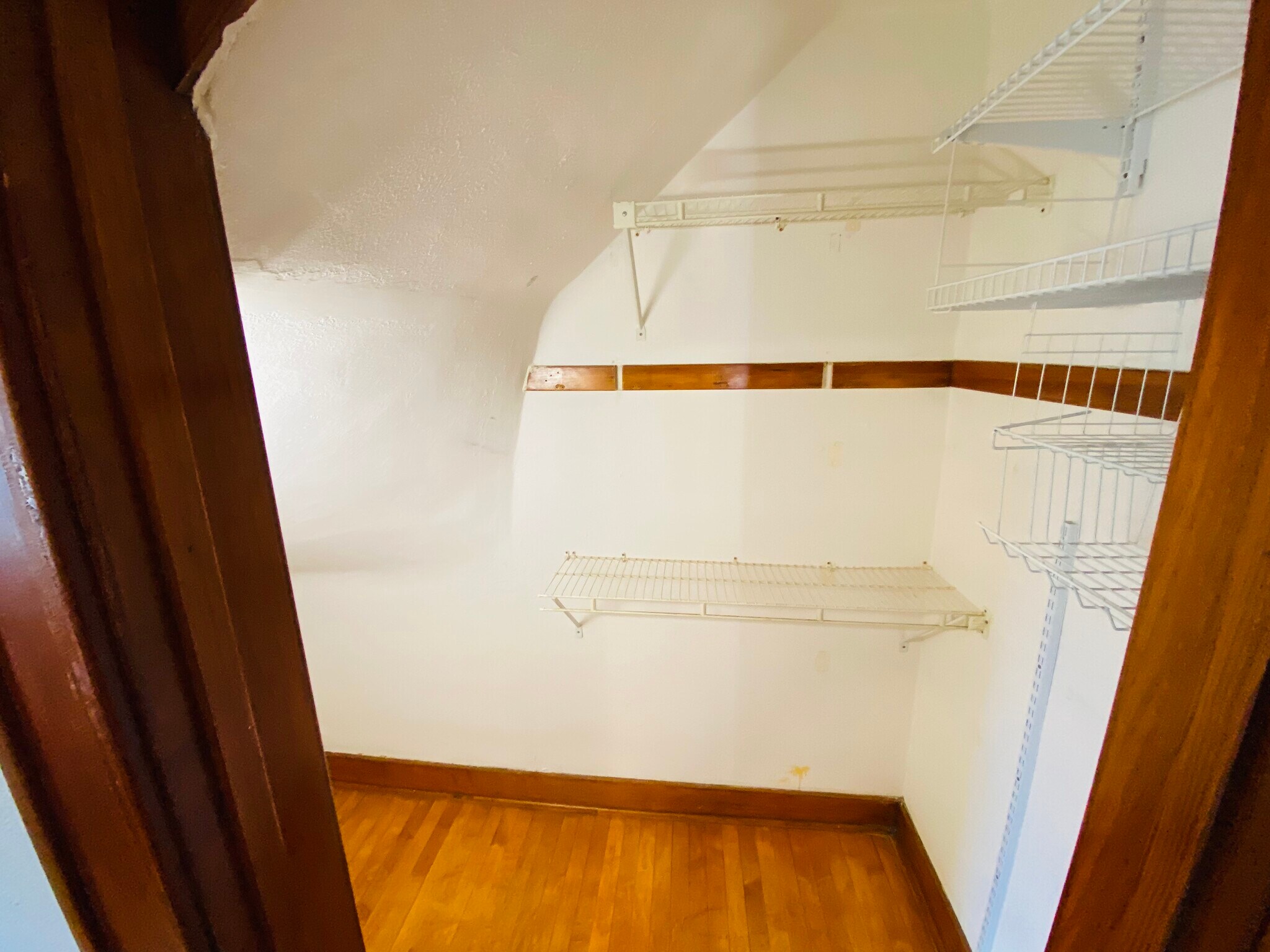 Building Photo - 625 S 60th St