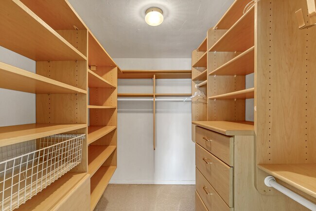 Walk in Closet in Primary bedroom - 1501 S Flagler Dr