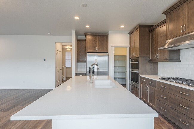 Building Photo - Brand New 3 bed 2.5 bath with flex room No...