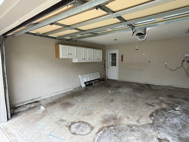 Building Photo - Beautiful 4 Bedroom 2 and a Half Bathroom in the Heart of Sherwood, AR