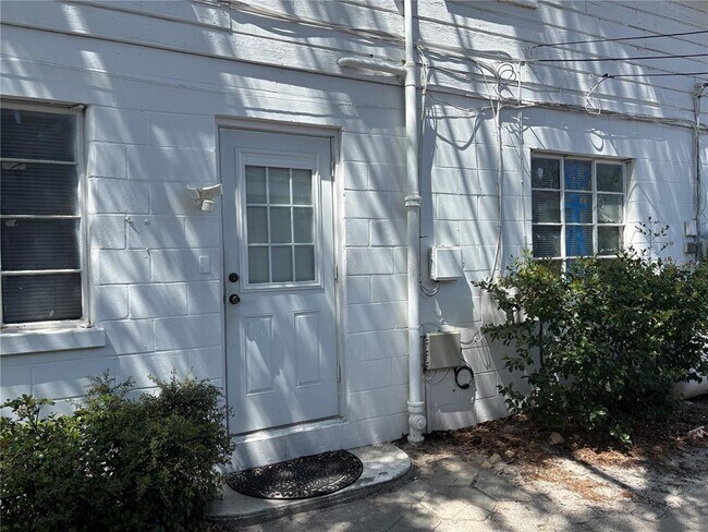 Building Photo - 507 Cleveland Ave SW