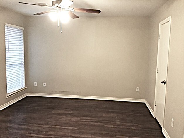 Building Photo - 2218 Shady Pine Dr