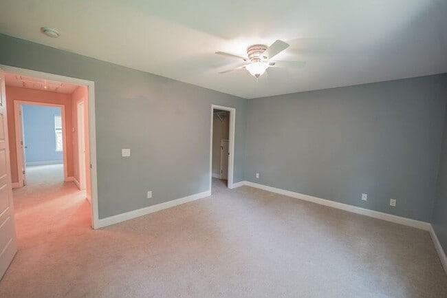Building Photo - 252 Cottonham Ct