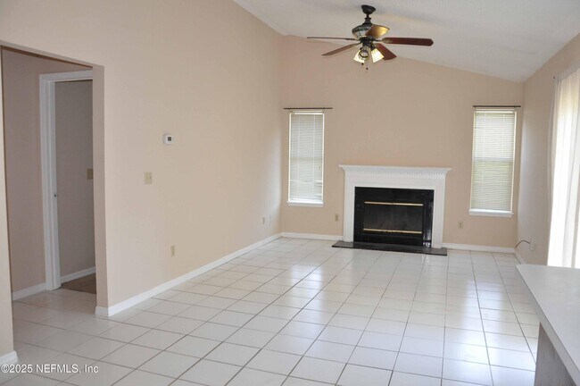 Building Photo - 2105 Hovington Cir W