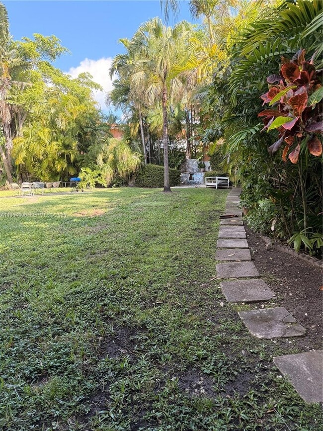 Building Photo - 50 Park Dr