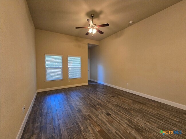 Building Photo - 1215 FM306