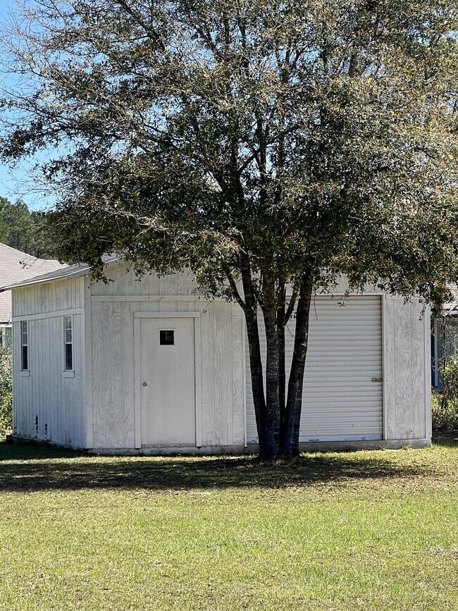 Building Photo - 174 Linzy Store Rd