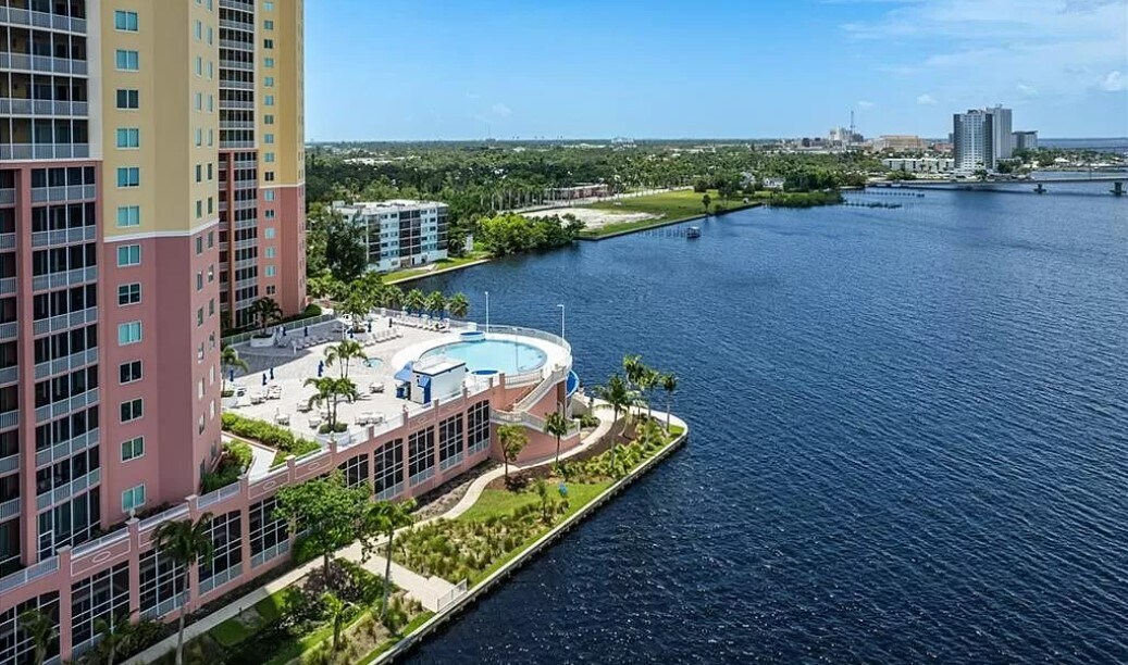 Building Photo - 2743 1st St