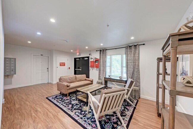 Building Photo - Park Avenue 102