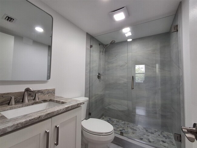 Building Photo - 8763 Shadow Wood Blvd