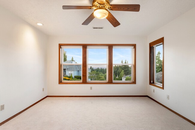Building Photo - 1324 Stonehaven Dr