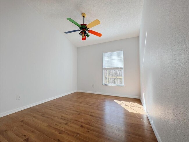 Building Photo - 8706 Fort Shea Ave