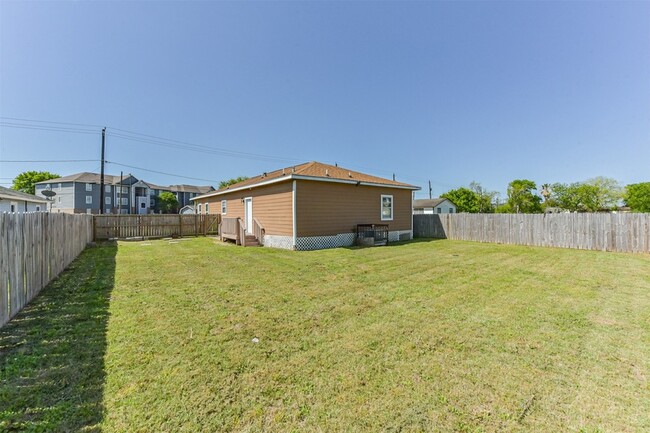 Building Photo - 4745 Wenda St