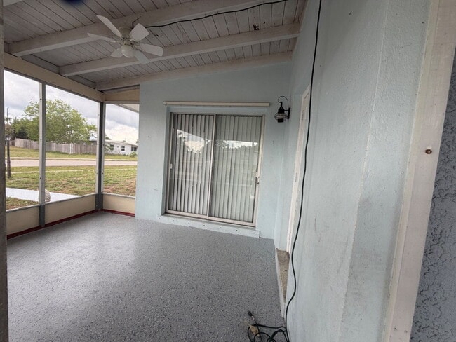 Building Photo - "Charming 3-Bedroom in Port Charlotte – Cozy Comfort Awaits!"