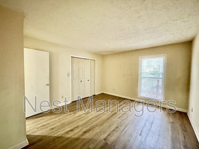 Building Photo - 5850 Aftonshire Dr