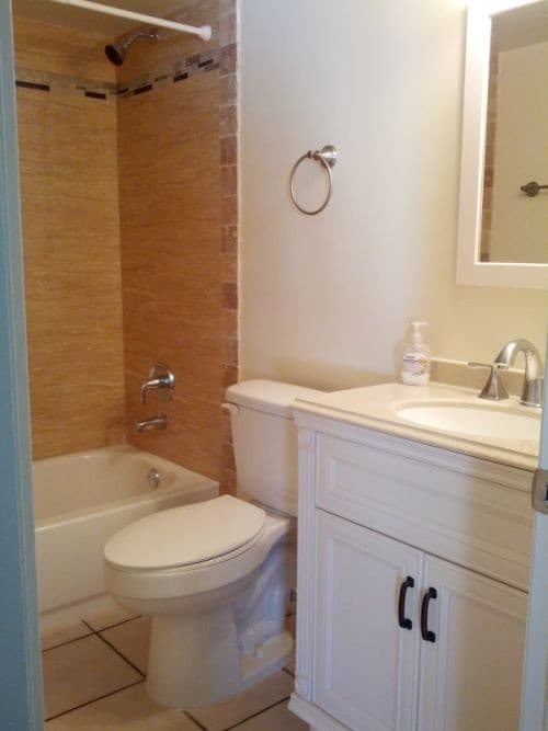 Building Photo - 2054 Los Lomas Dr
