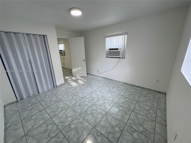 Building Photo - 2148 NW 18th Terrace