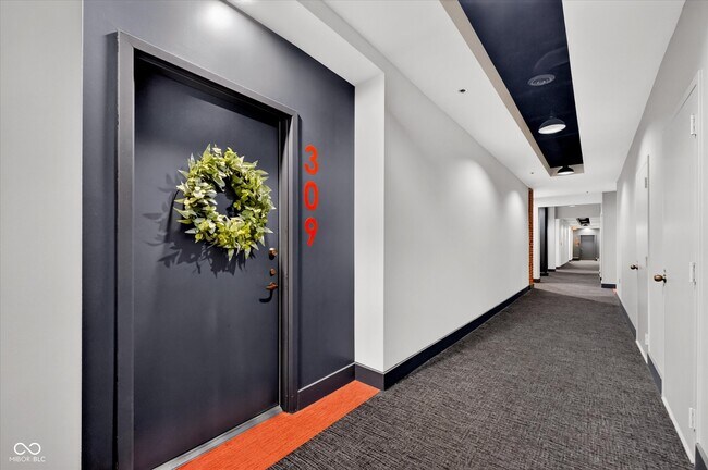 Building Photo - 430 N Park Ave