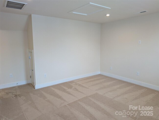 Building Photo - 17137 Soho Dr