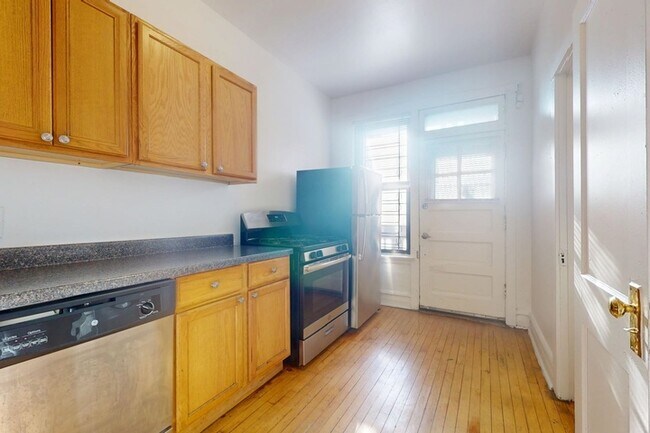 Floorplan - 5300-5308 S. Greenwood Avenue