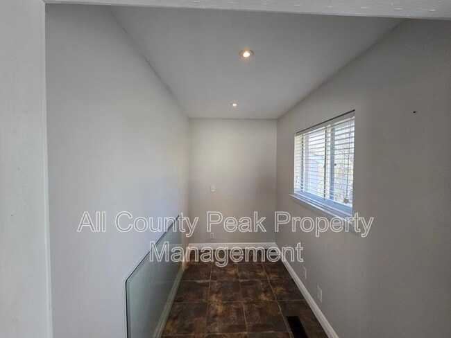 Building Photo - 1605 S Mack Smith Rd