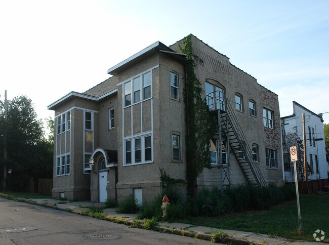Building Photo - 2709 Dewey Ave