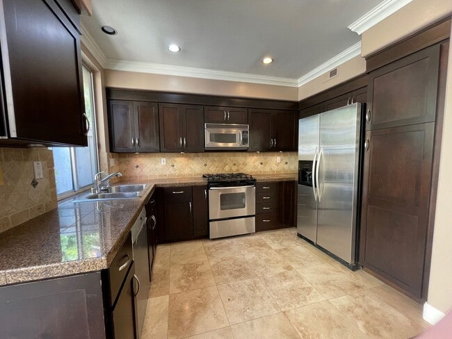 Building Photo - Beautiful Single Story in Irvine!