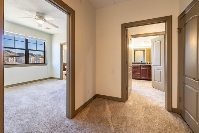 Building Photo - 10626 Clearview Villa Pl