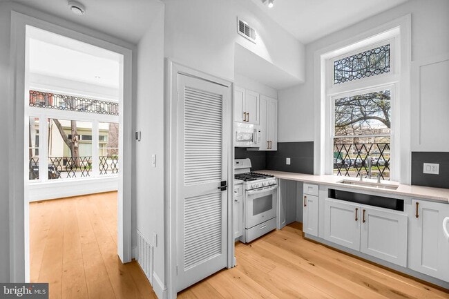 Building Photo - 1200 Bolton St