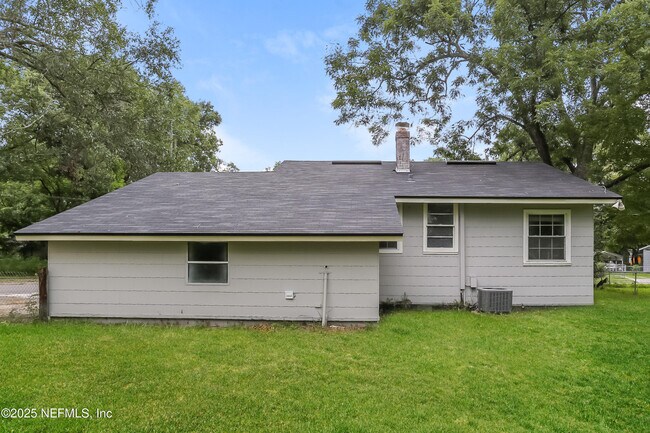 Building Photo - 3114 N 3rd St Cir