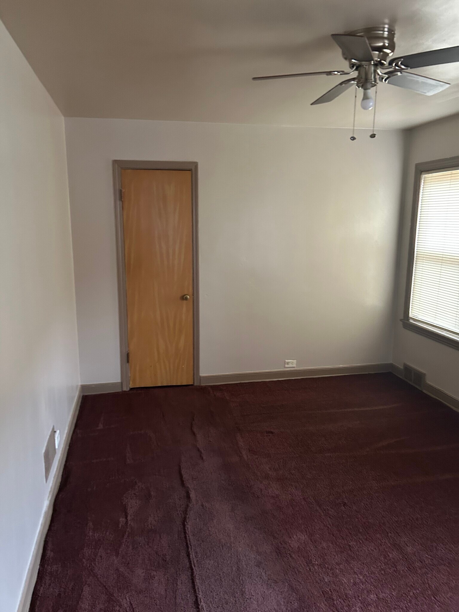 Building Photo - 8855 S Dorchester Ave