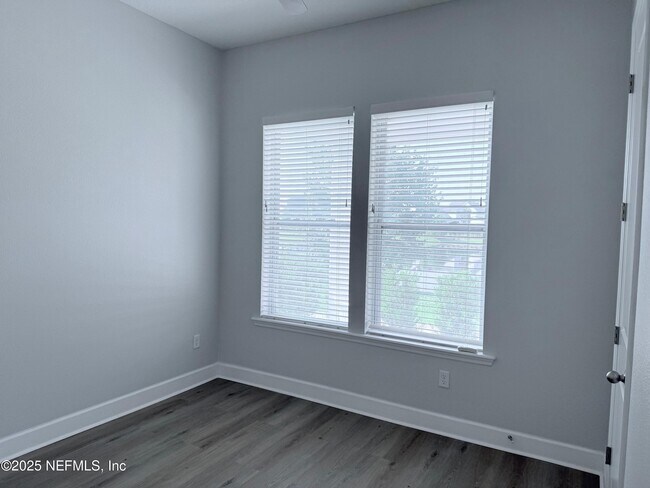 Building Photo - 164 Dalton Cir