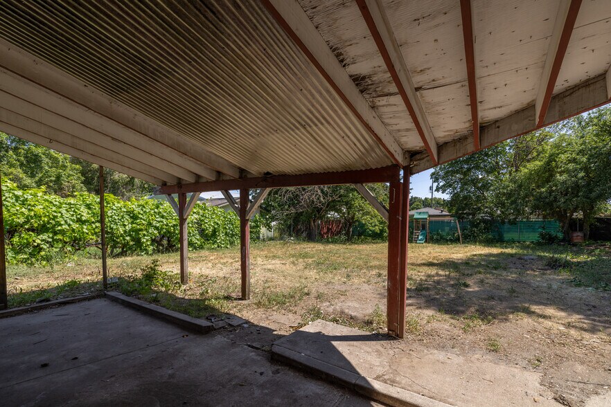 Building Photo - 503 S University Rd