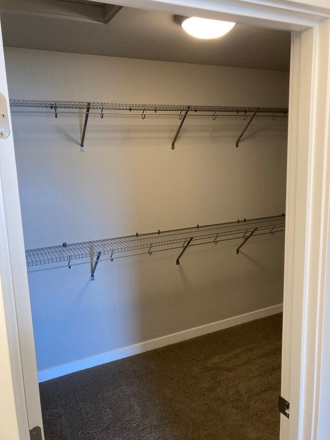 Building Photo - Beautiful home with great community amenities in Redmond!  A/C!