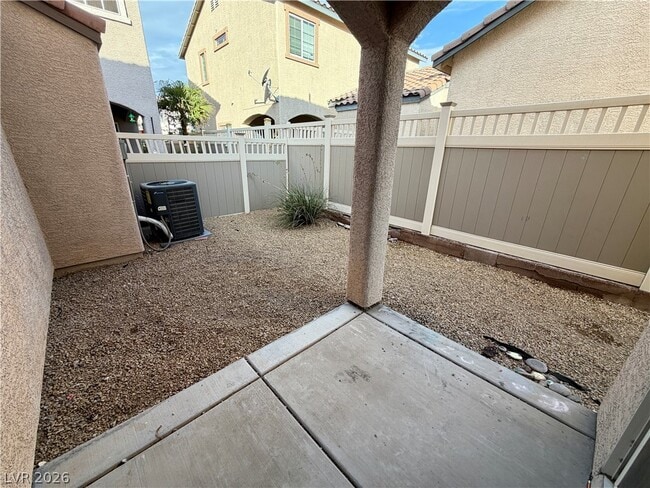 Building Photo - 930 Wembly Hills Pl