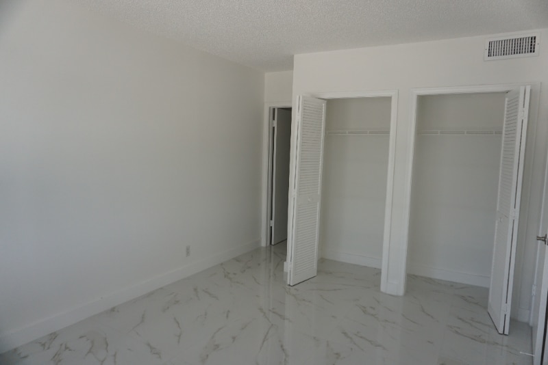 Building Photo - 151 Stratford K