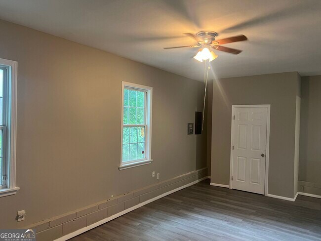Building Photo - 1259 Pineglen Dr