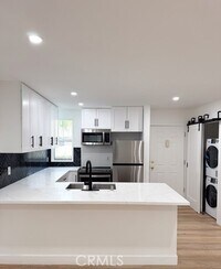 Building Photo - 17000 Burbank Blvd