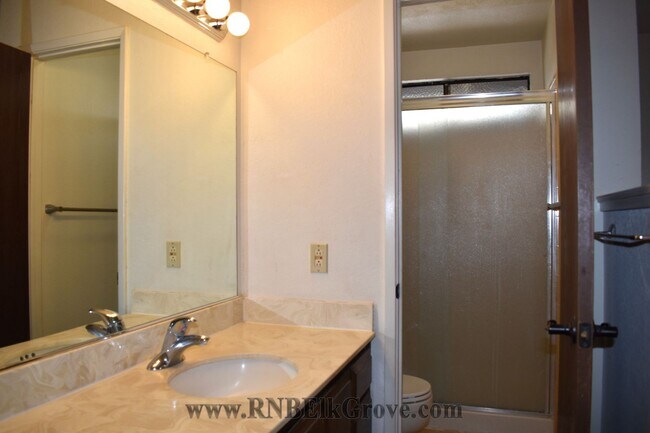 Building Photo - 8700 Cullen Ct