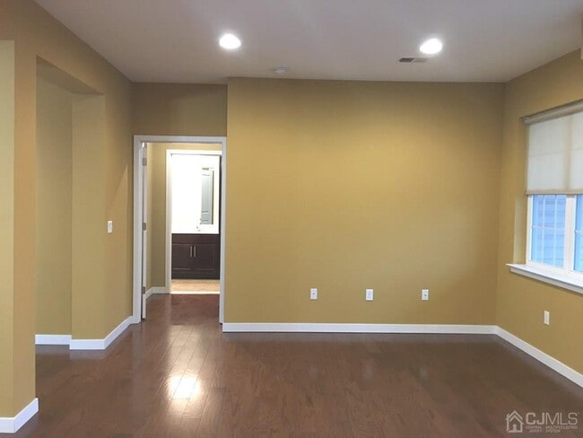 Building Photo - 446 Tower Blvd